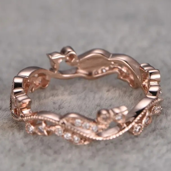 Women's flower ring rose gold plated w/ rhinestone size 6 to 9 - Picture 5 of 5